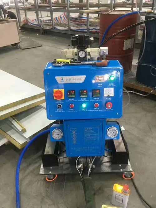 爲什麽聚氨酯噴塗材料适合外牆保溫?(圖1) 聚氨酯噴塗材料施工設備